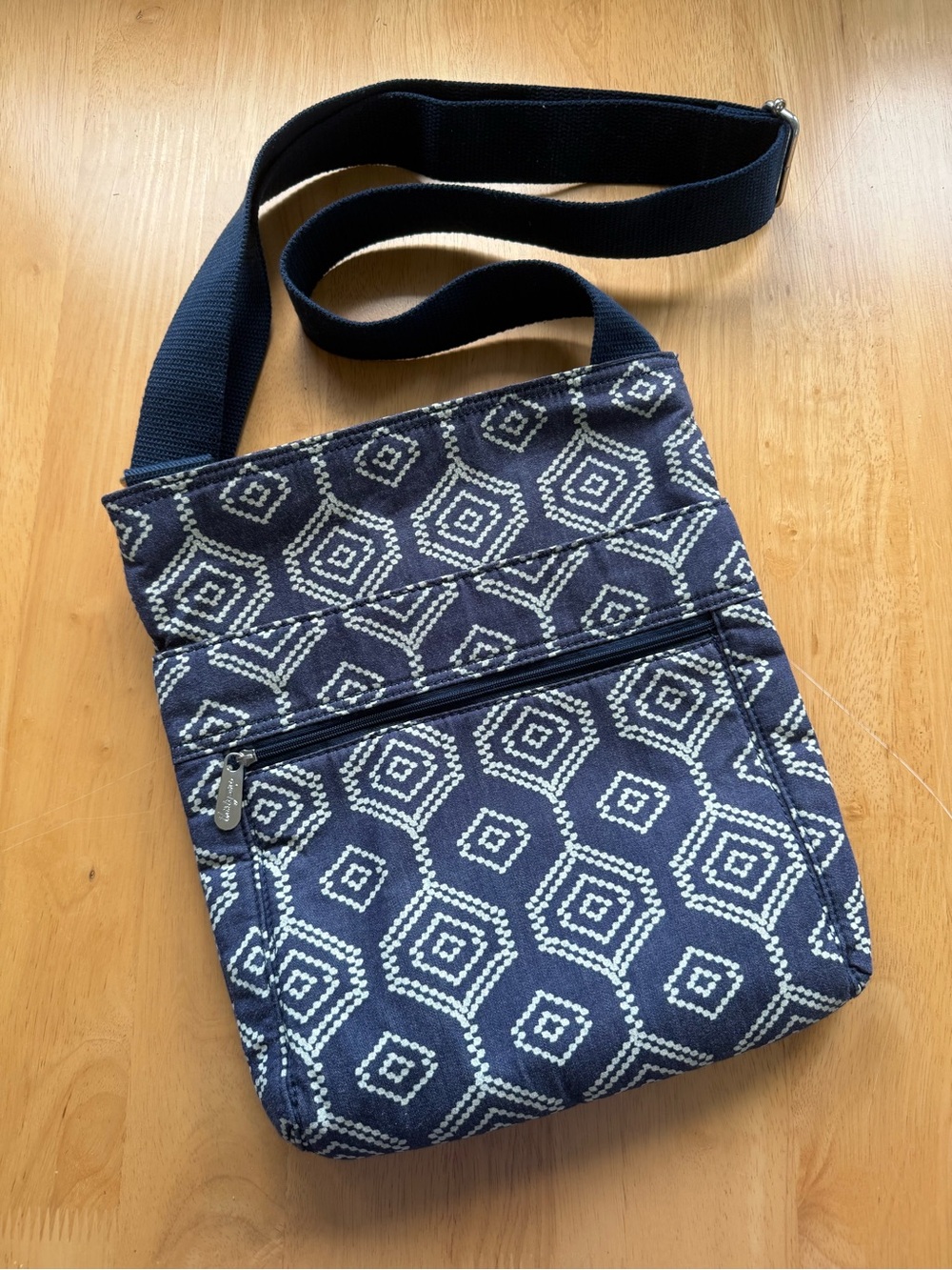 thirty-one Navy and White Geometric Crossbody Bag